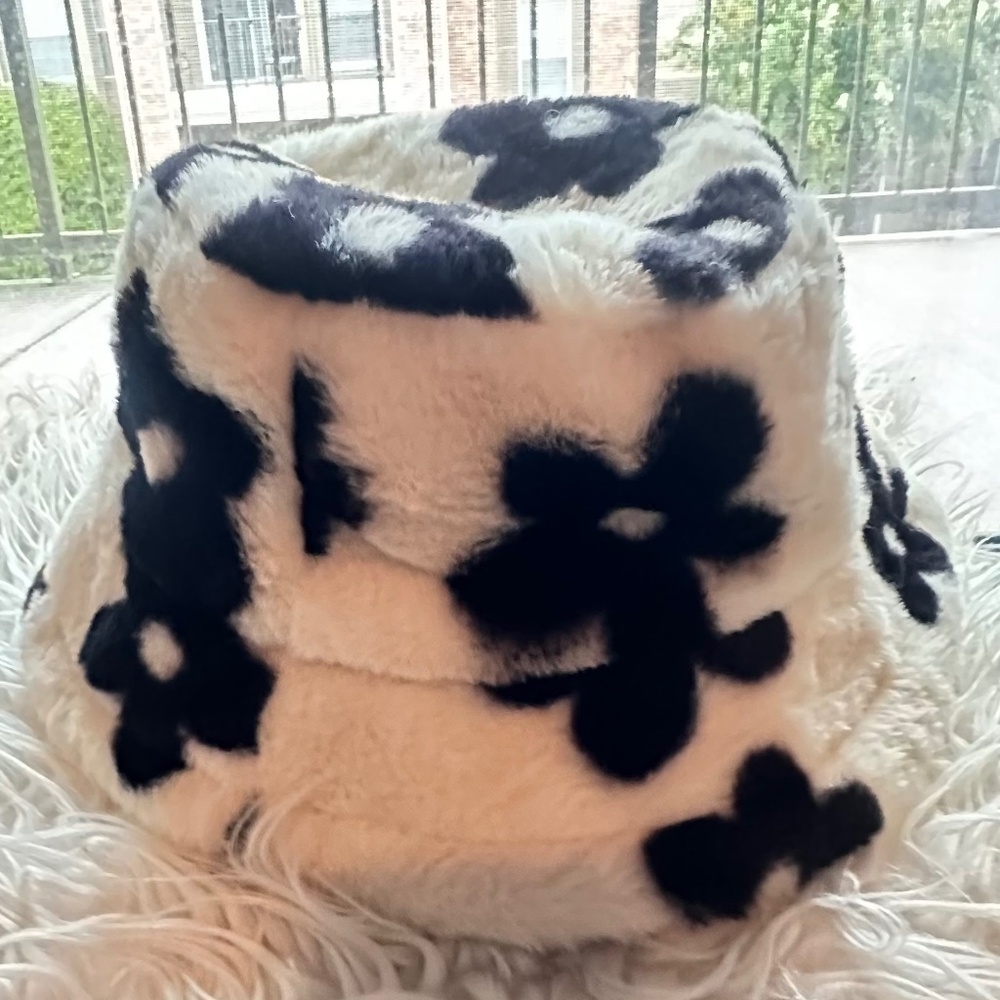 Floral black and white fashion hat